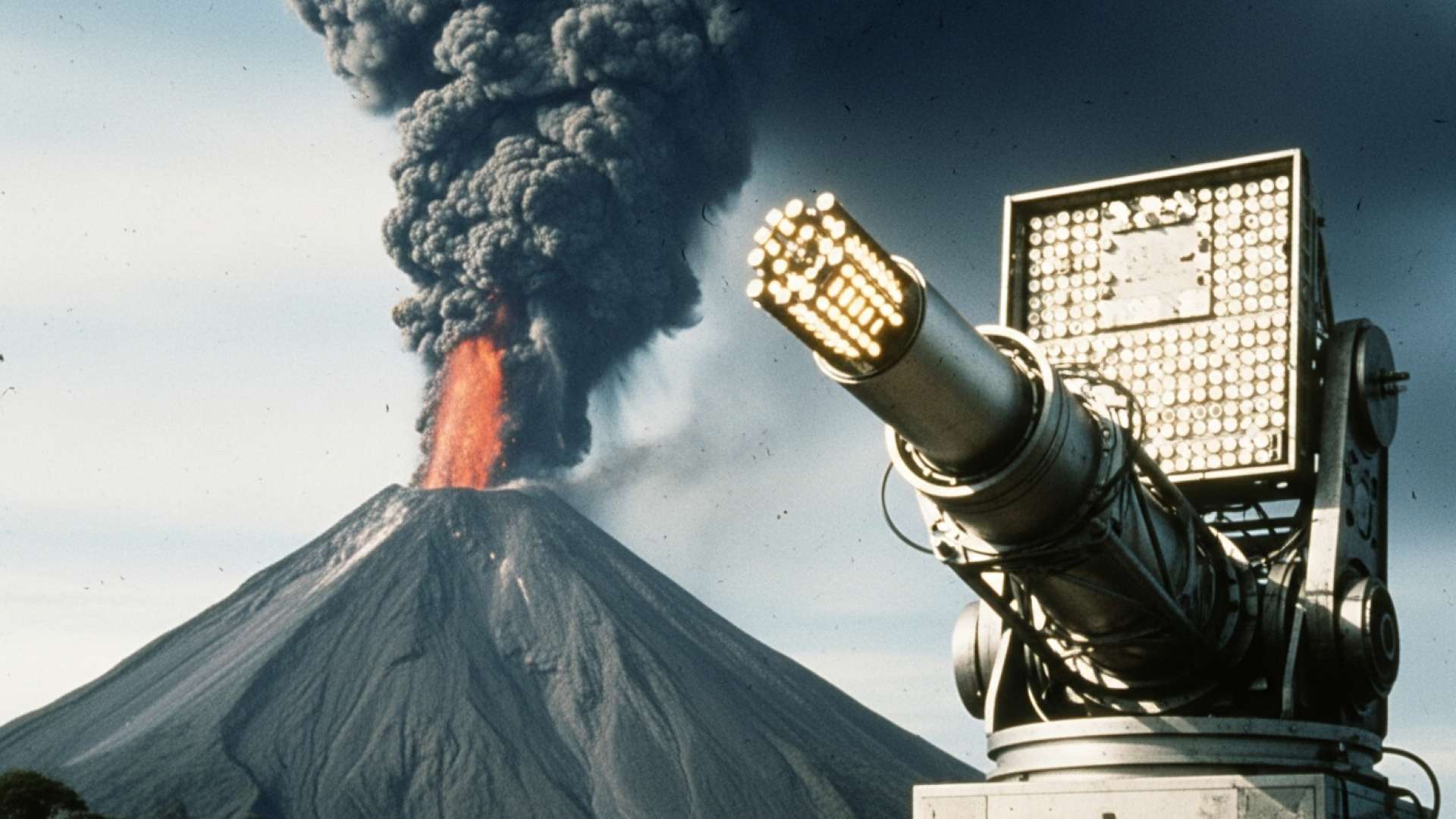 Volcán de Guanacaste despierta con erupción nocturna
